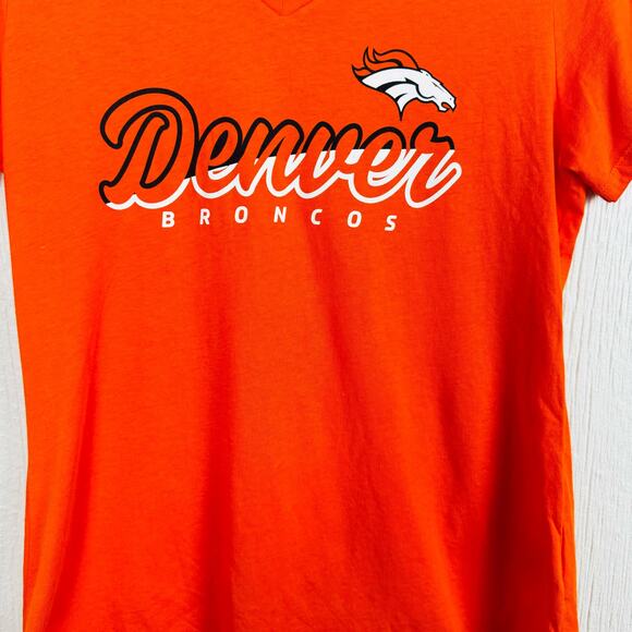 NFL Denver Broncos V Neck T-Shirt Size Medium Football Orange Short Sleeve M - Picture 7 of 9